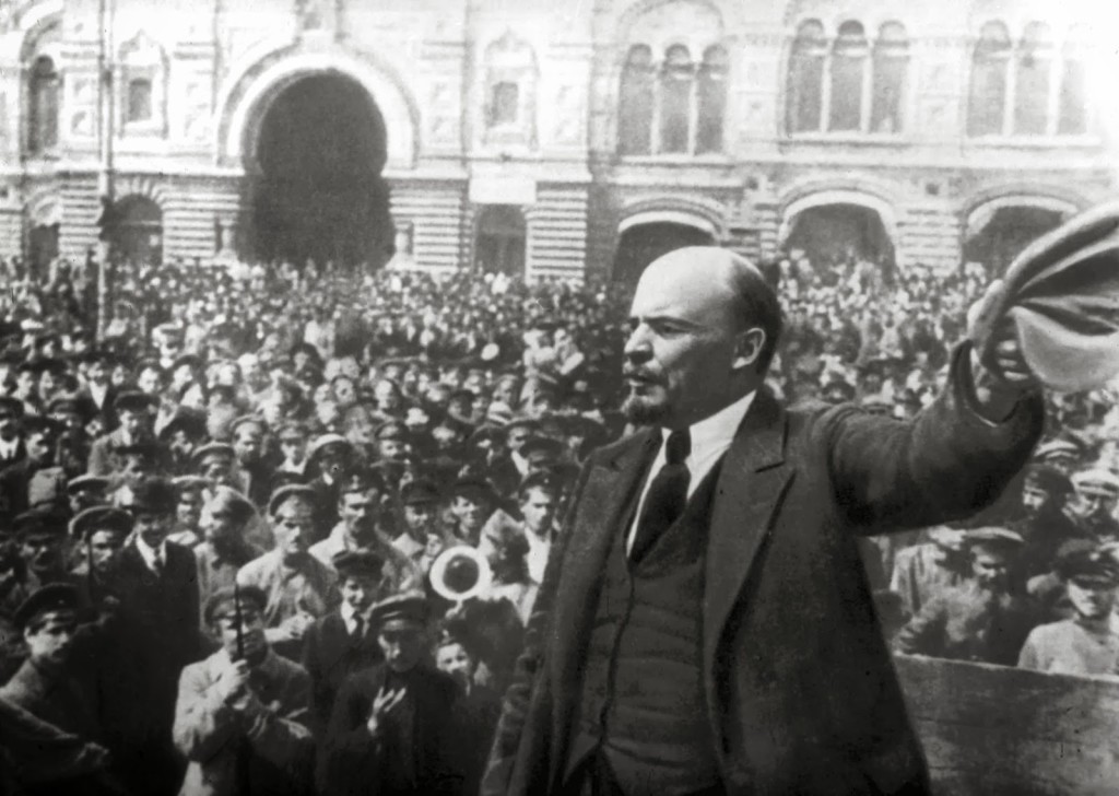 15_ Lenin en pÃºblico