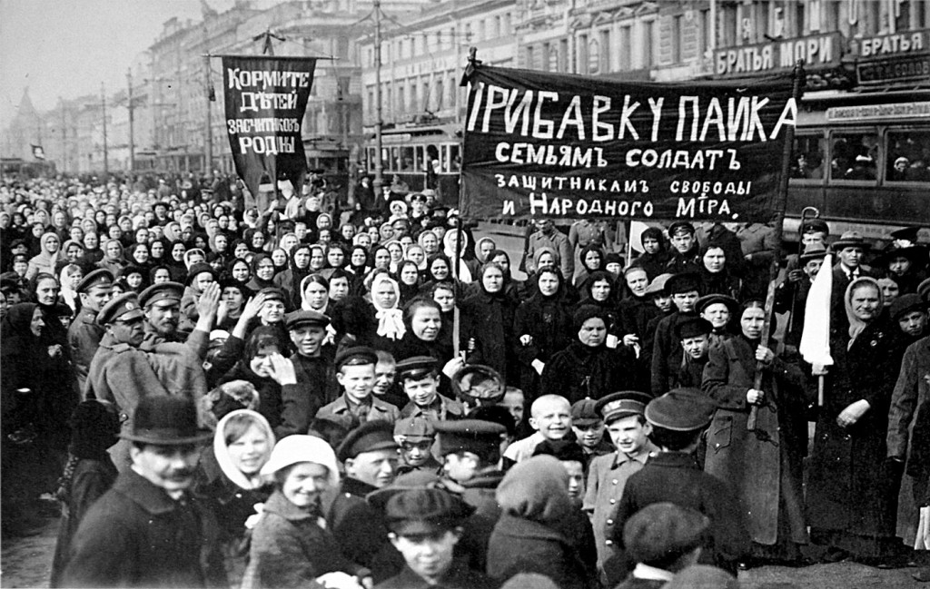 manifestantes-en-la-revolucion-de-febrero-de-1917